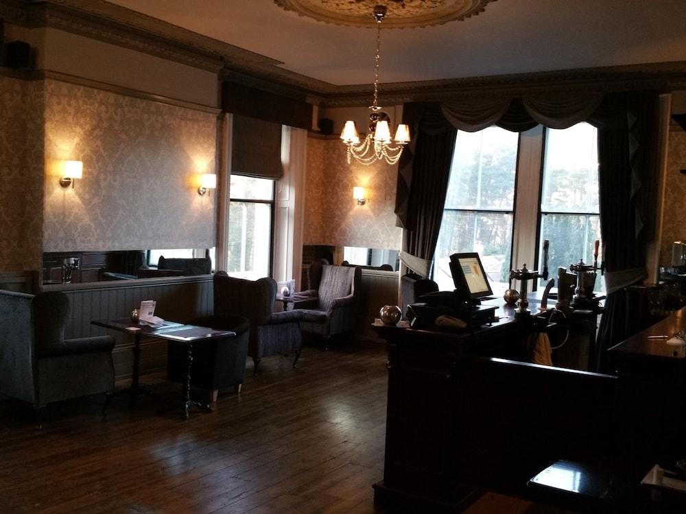 Coquetvale Hotel Ротбури Экстерьер фото